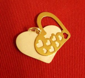 laser-cutting-for-gold-pendants-